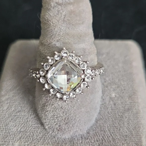 Brrighton Size 8 Clear Crystal Ring - Picture 6 of 8